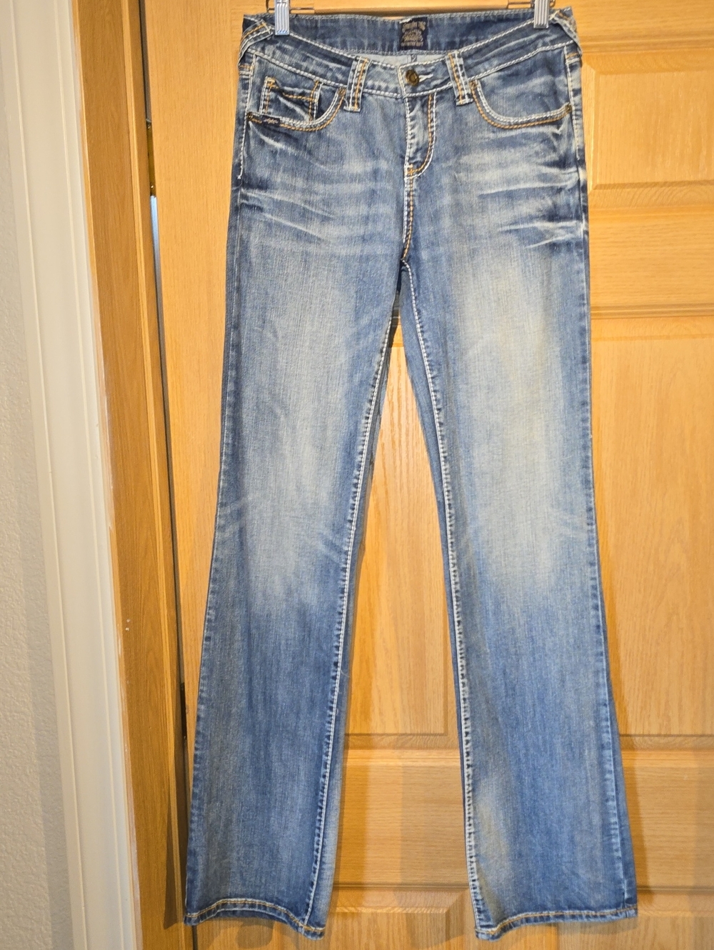Women's Light Wash Boot Cut Jeans - Classic Fit